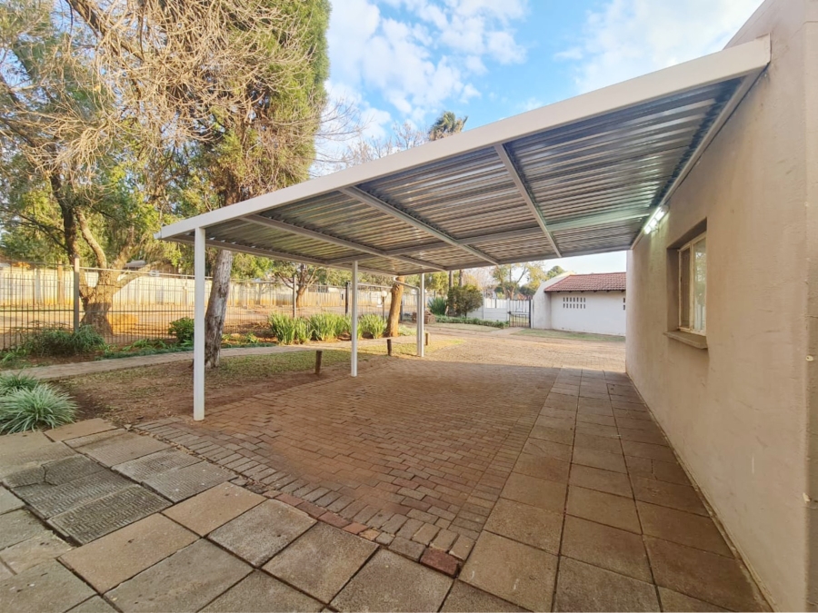To Let 2 Bedroom Property for Rent in Ifafi North West